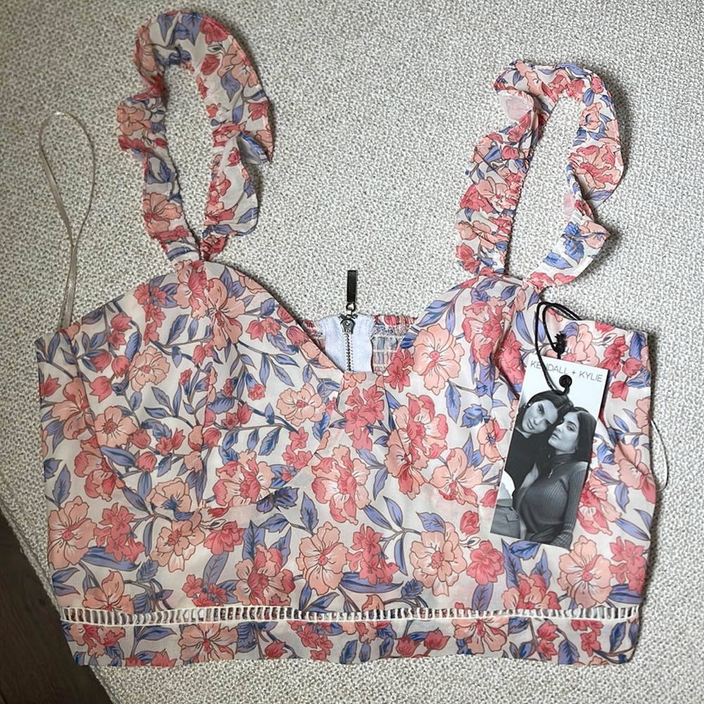 Gorgeous Kendal & Kylie Floral Print Sleeveless Elastic Back Crop Top Medium NWT